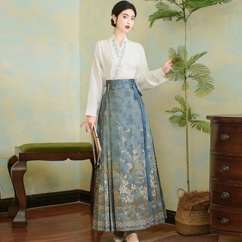 速发新中式国风马面裙套装高级风古感明制改良汉服成人日常通勤可