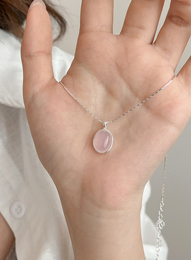 s925纯银粉色玉髓项链高级简约显白天然玉石锁骨链百搭小众清冷感