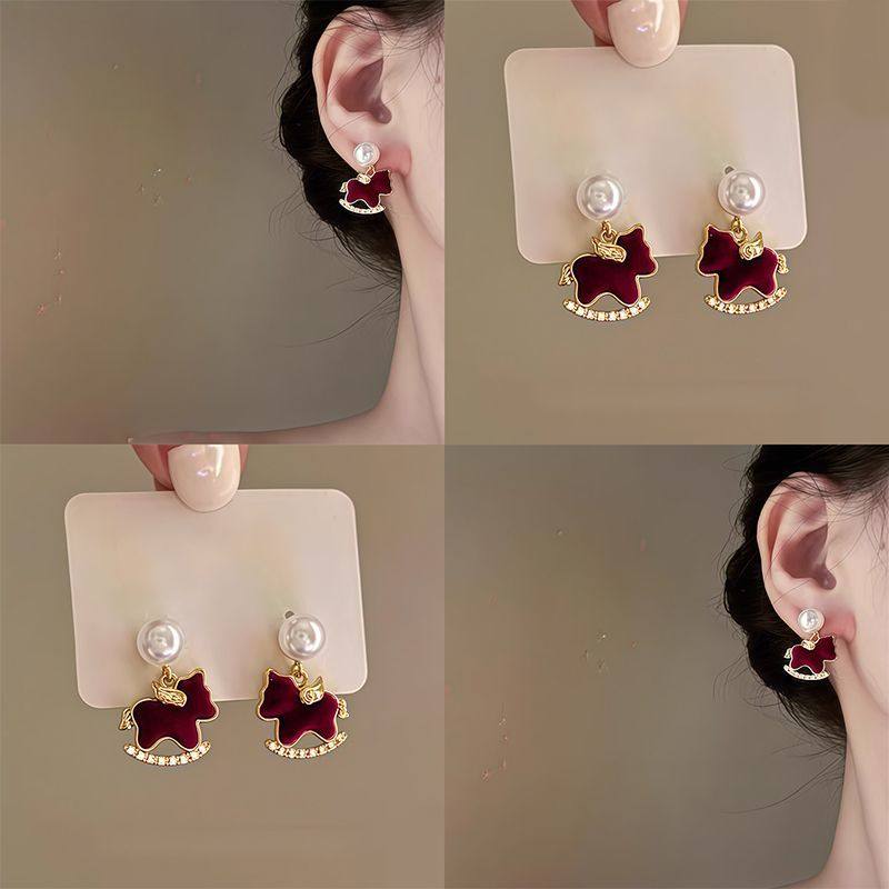 新年氛围感耳饰红色丝绒小马珍珠吊坠耳钉女轻奢高级感巨好看耳环,饰品/流行首饰/时尚饰品新,耳钉,淘宝优惠券,粉丝福利购,淘宝优惠卷
