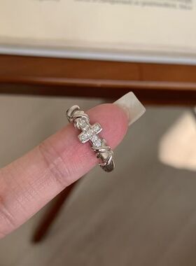 轻奢精致小众清冷感银色十字架戒指女镶钻ins风时尚高级气质指环
