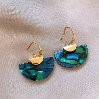 绿色扇形耳钉女2025新款高级感秋冬耳环复古港风夸张小众设计耳饰