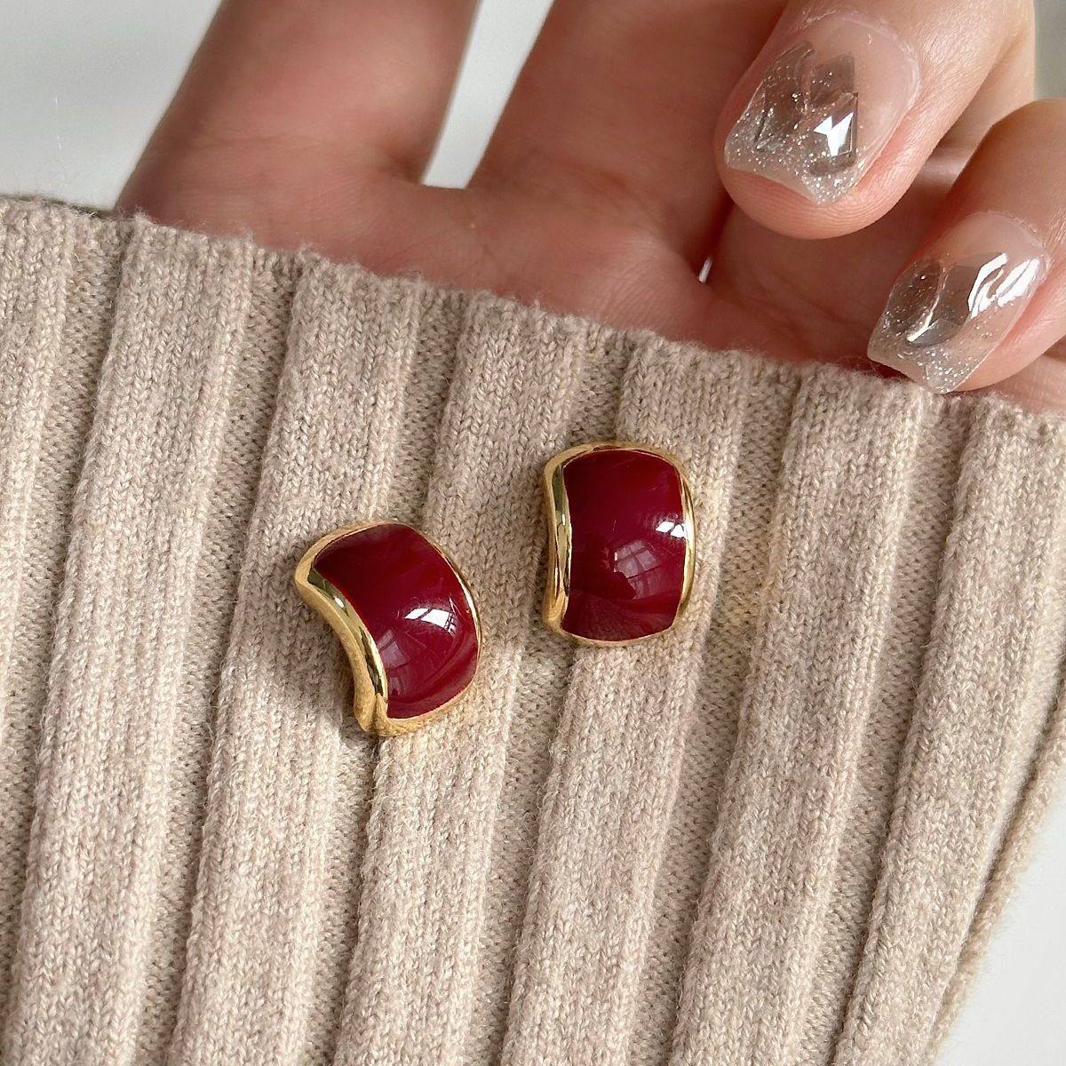 法式复古酒红色耳环秋冬耳饰勃艮第红耳钉港风绝美气质耳夹耳饰