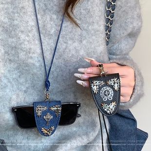 甜酷并存 重工十字架皮革磁吸墨镜吊坠项链女长款毛衣链挂脖配饰