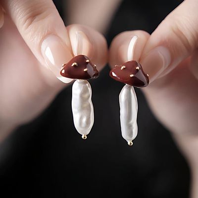 蘑菇珍珠安可拉红滴釉耳环女士耳钉修饰脸型高级小众耳饰设计新款