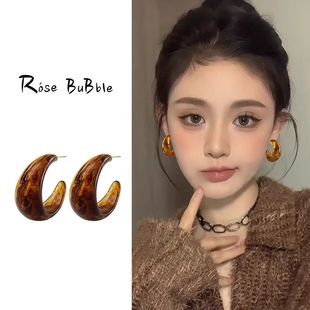 美拉德大圈耳环秋冬高级感气质复古耳钉女大圆脸适合的耳饰