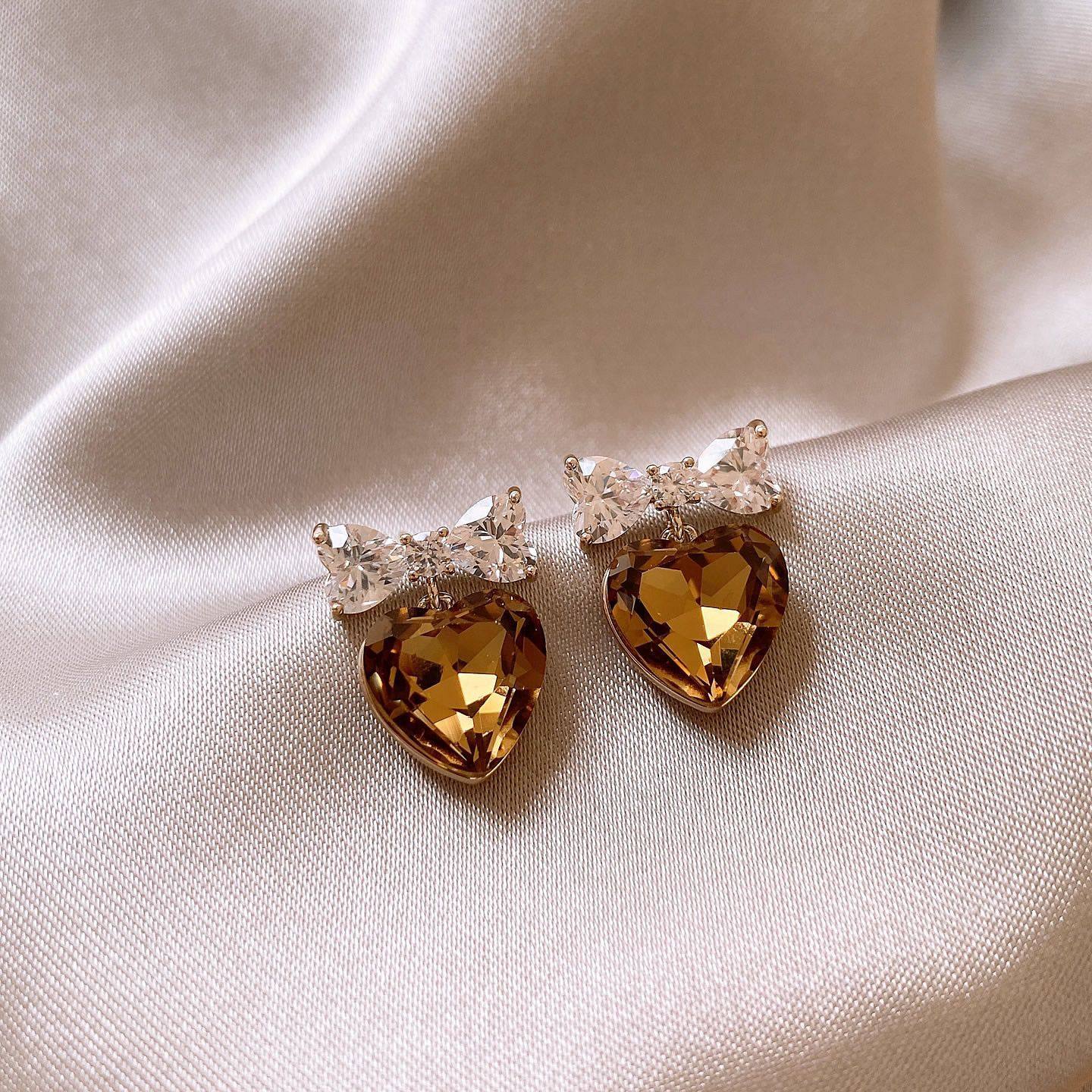 爱心锆石蝴蝶结耳钉女超好看耳环高级感耳饰2025新款爆款气质耳饰