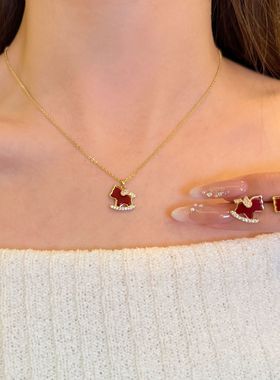 马上好运本命年红色小马项链2026新款高级感轻奢锁骨链毛衣链配饰