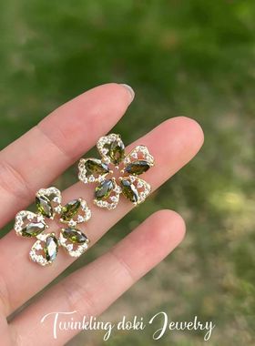 复古绿色耳饰高端耳钉精致气质镂空花瓣花朵耳环百搭春天耳饰女