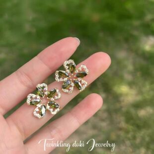 复古绿色耳饰高端耳钉精致气质镂空花瓣花朵耳环百搭春天耳饰女