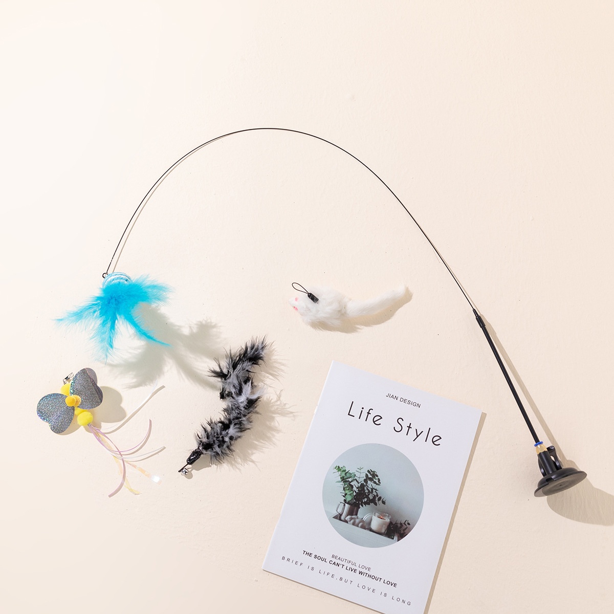 福利打折款猫咪长杆逗猫棒手持长钢丝羽毛逗猫棒吸盘宠物用品套装