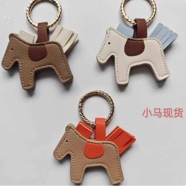 小马磁吸帽夹便携式旅行收纳无痕挂饰帽夹神器挂饰钥匙扣挂件时尚