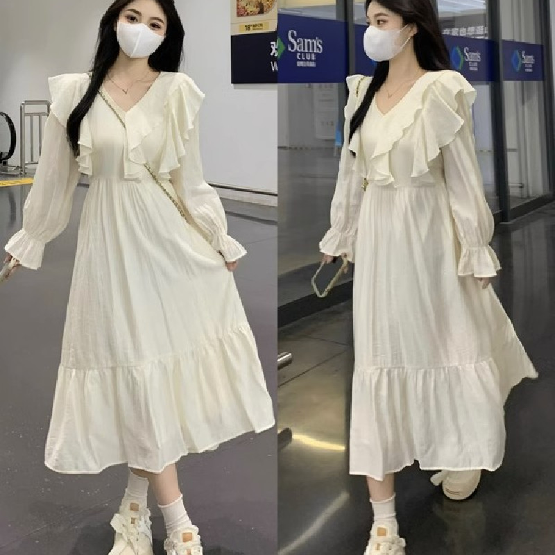 温柔风不规则荷叶边奶油色连衣裙春秋大码甜美初恋收腰仙女长裙子