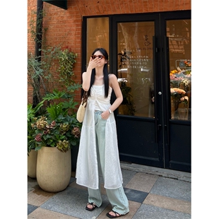 新款美式叠穿氛围感女生夏季2025中长款白色高端沙滩吊带连衣裙子
