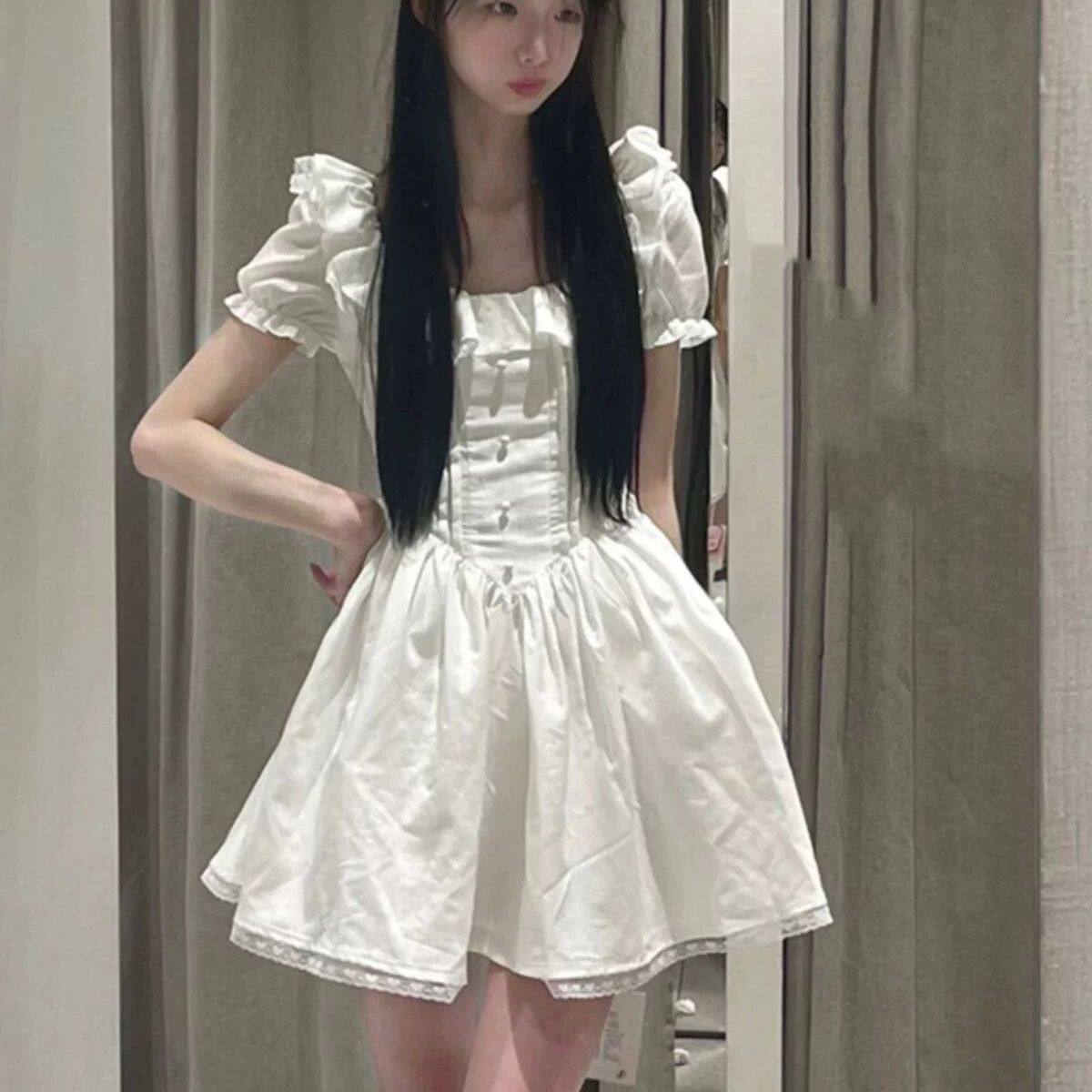 甜辣妹泡泡袖连衣裙女夏季初恋纯欲小白裙在逃公主裙收腰蓬蓬裙子