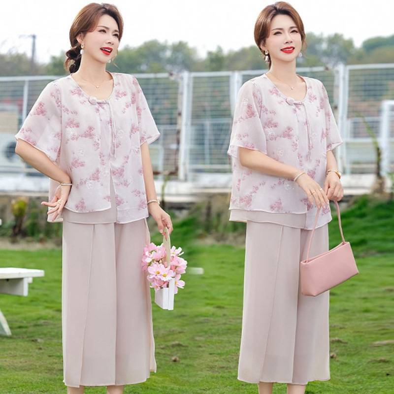 专柜品牌母亲节衣服中年妈妈夏装短袖T恤今年新款中老年女装洋气