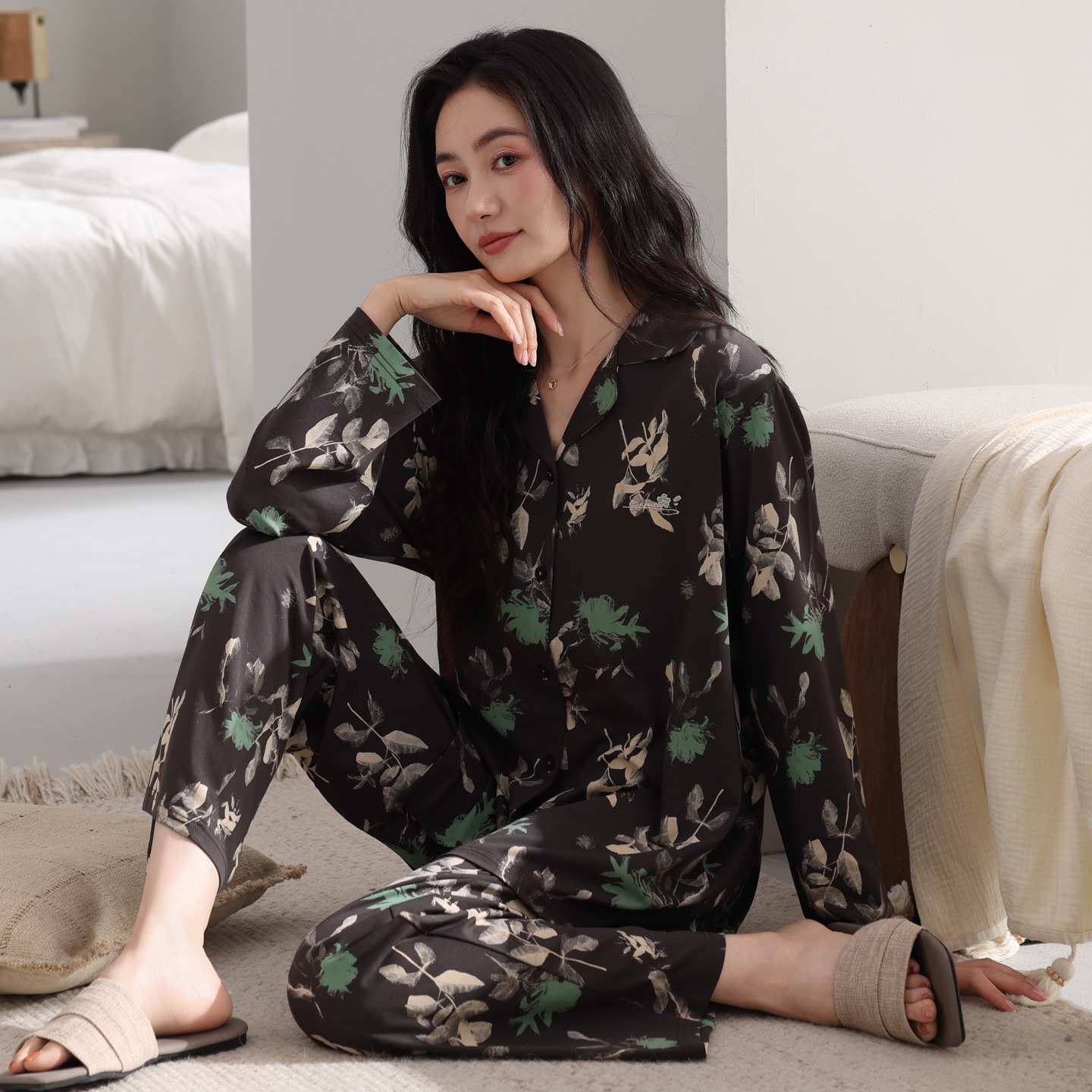 专柜品牌纯棉开衫睡衣女士2026新款春秋季翻领长袖中年妈妈家居服