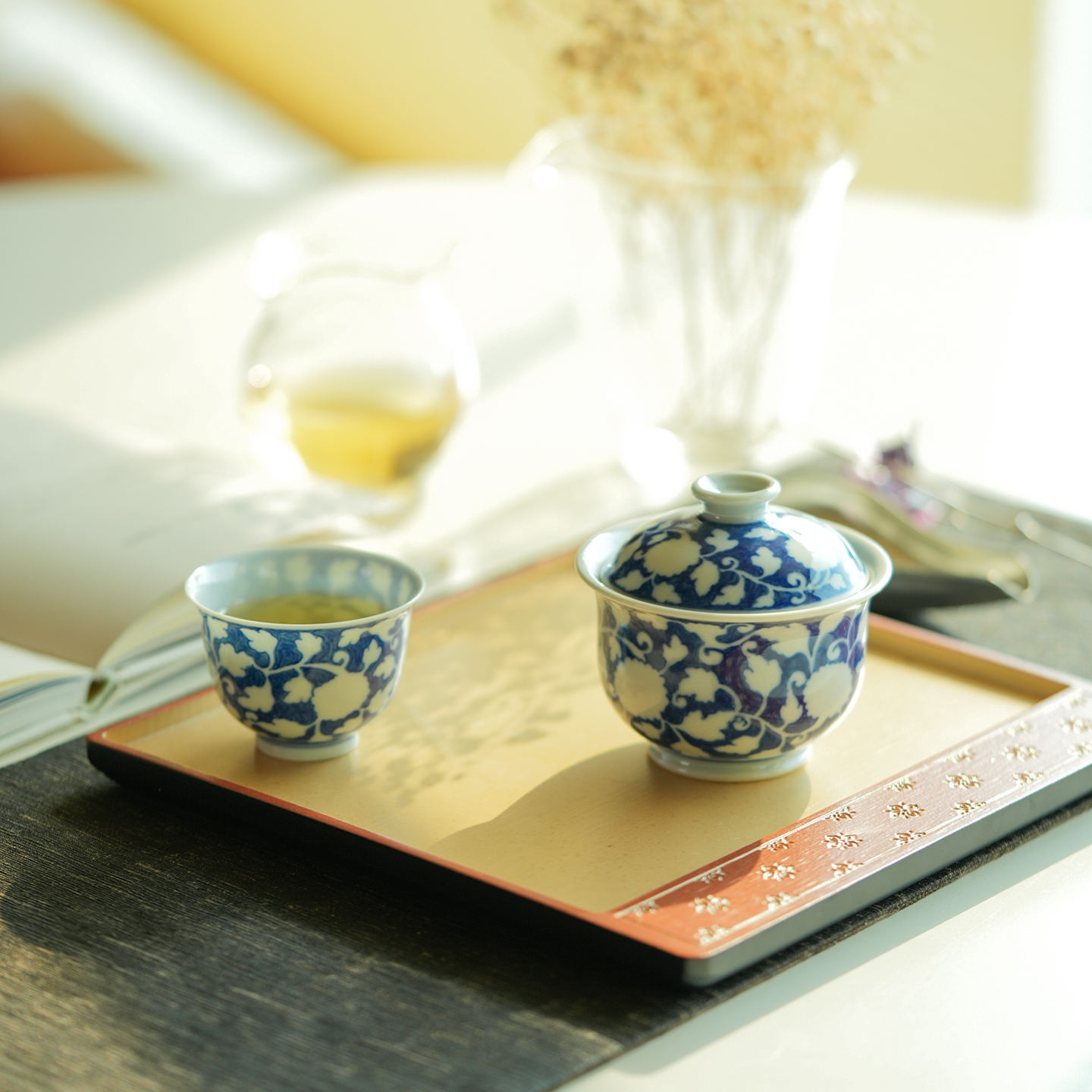 宛玉青花暗刻菊纹140ml布袋盖碗