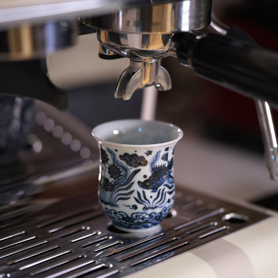 宛玉120ml青花鱼藻纹手握杯