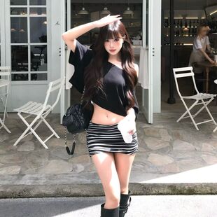 夏季套装女新款斜肩黑色宽松短T露脐条纹包臀修身短裙辣妹两件套