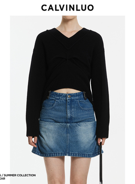 CALVINLUO 捏褶短款V领针织上衣 24春夏 新品 白/黑色