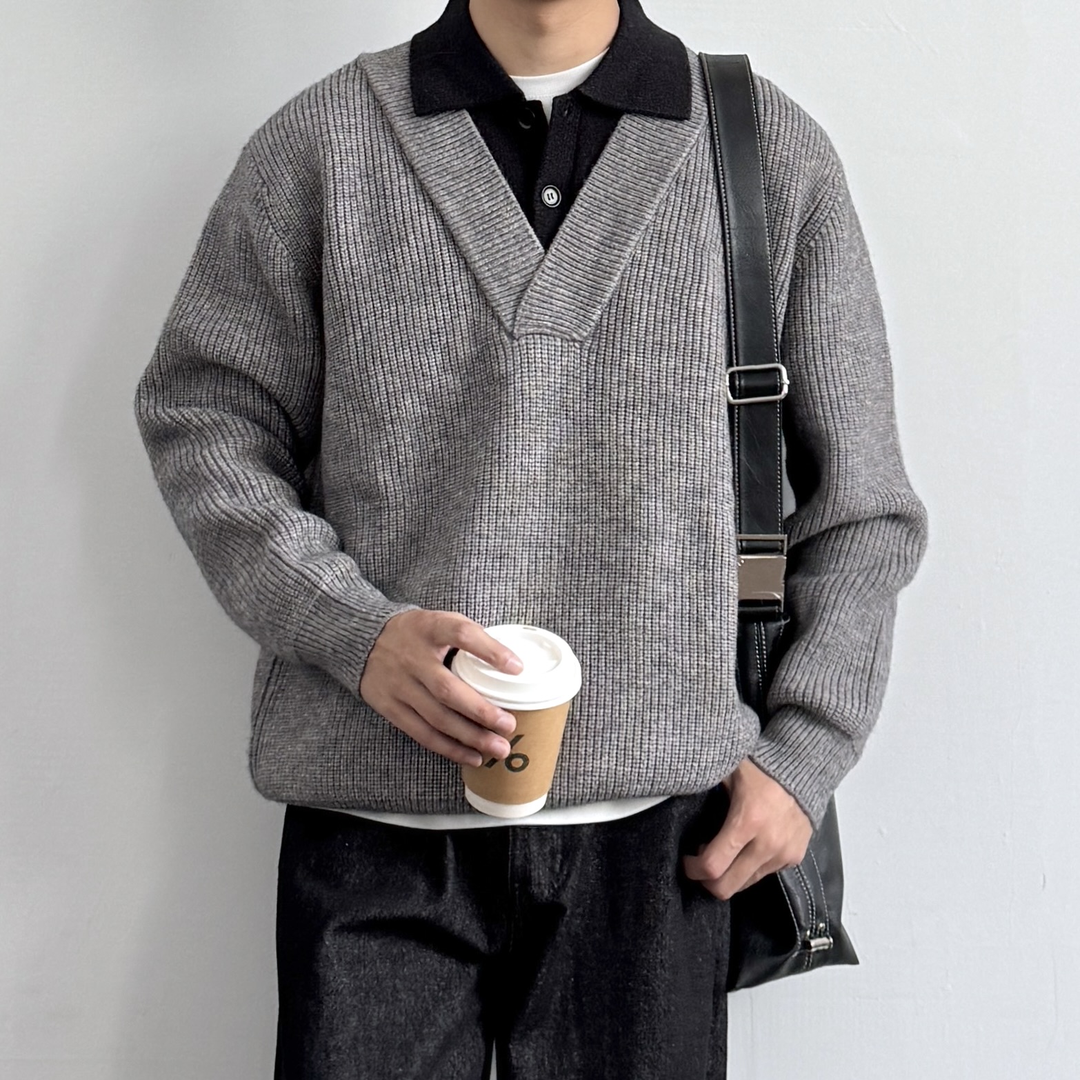 ONUN复古纯色假两件翻领毛衣