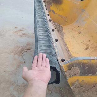 耐磨堆高机橡胶铲板铲斗装 载机护皮护垫粮食减少护皮破损保护护皮