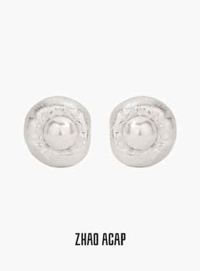 ZHAO ACAP原创设计丝绸与干空气褶皱丝绸包裹珍珠耳环