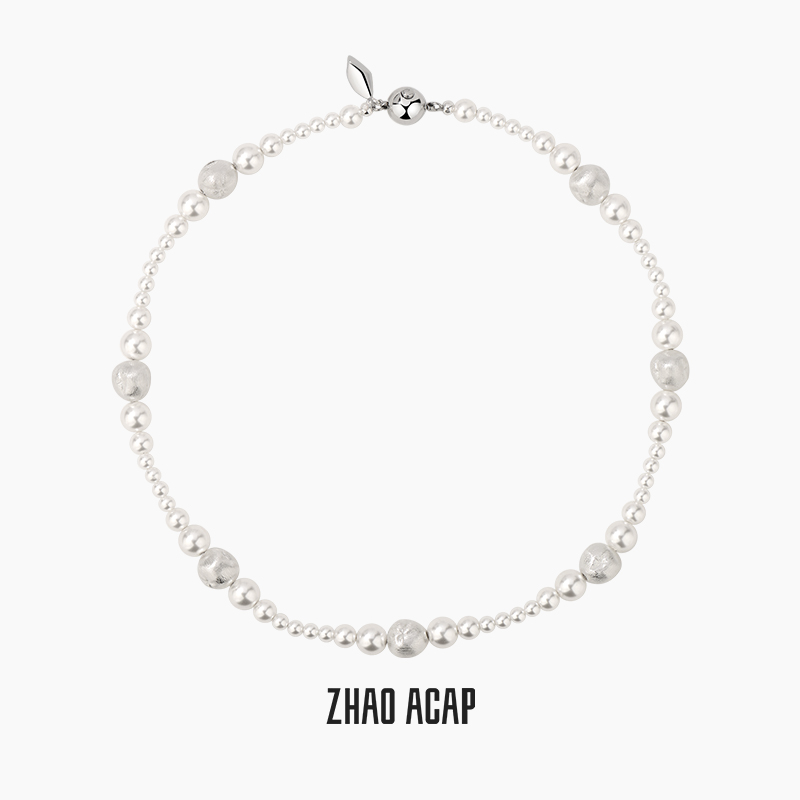 ZHAO ACAP原创设计丝绸与干空气褶皱丝绸球珍珠渐变项链
