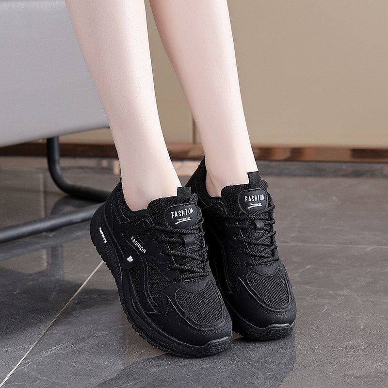 跑步新款初中生春秋季2026小白鞋透气女运动鞋轻便软底网面女Q103