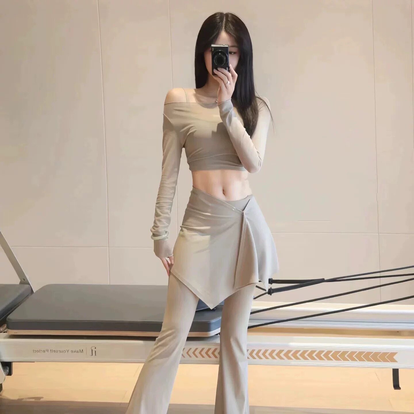 遮挡裙屁帘微喇高腰弹力速干瑜伽裤阔腿微喇裤运动收腹提臀健身裤