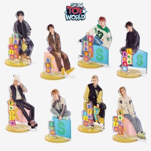 STRAYKIDS 亚克力立牌 “SKZ TOY WORLD”官方同款立牌 双插站牌