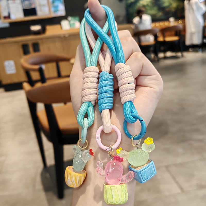 夜光仙人掌汽车钥匙扣简约小众diy挂件潮款男女挂链饰品挂饰学生