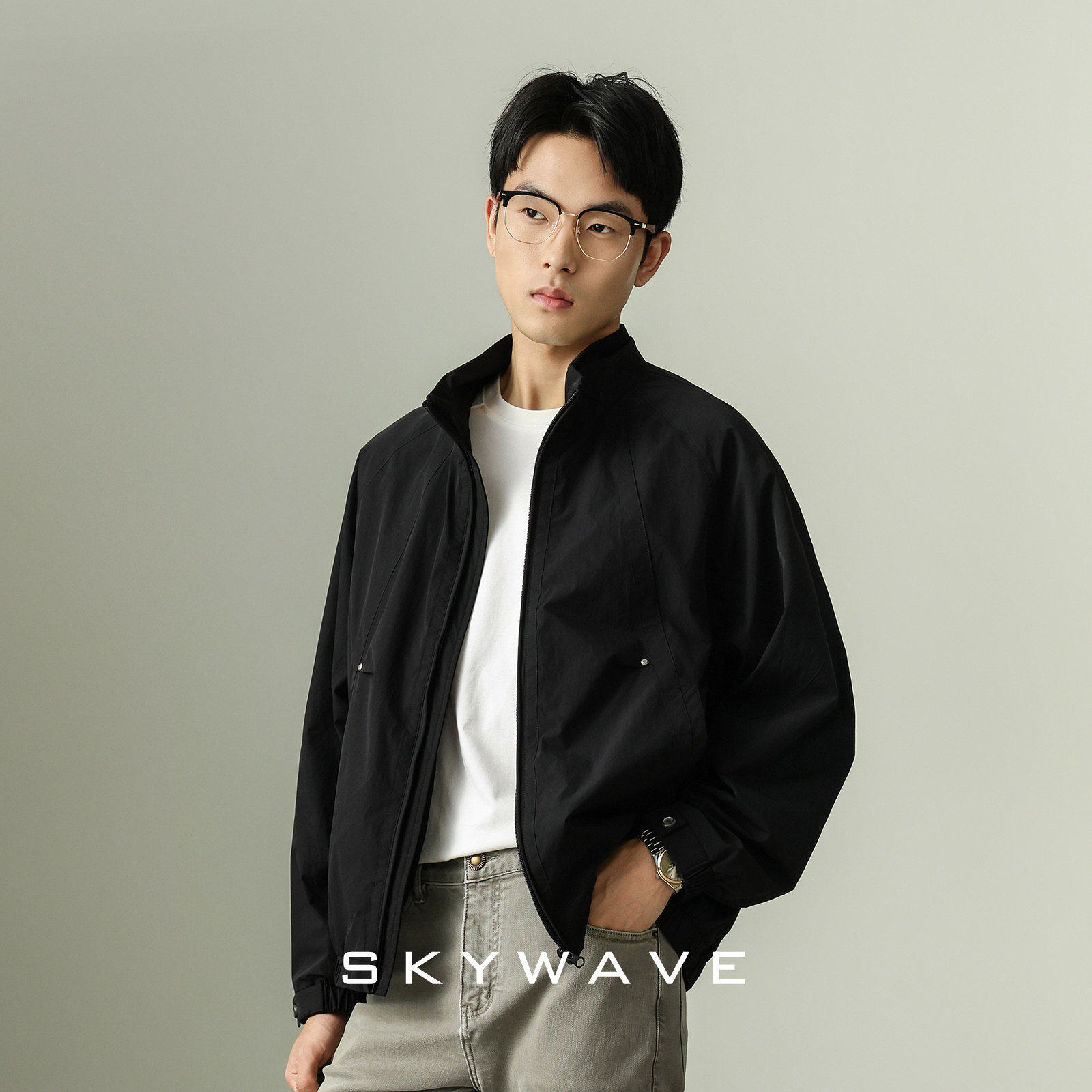 高级感立领夹克男士商务休闲通勤百搭2026新款春秋黑色冲锋衣外套