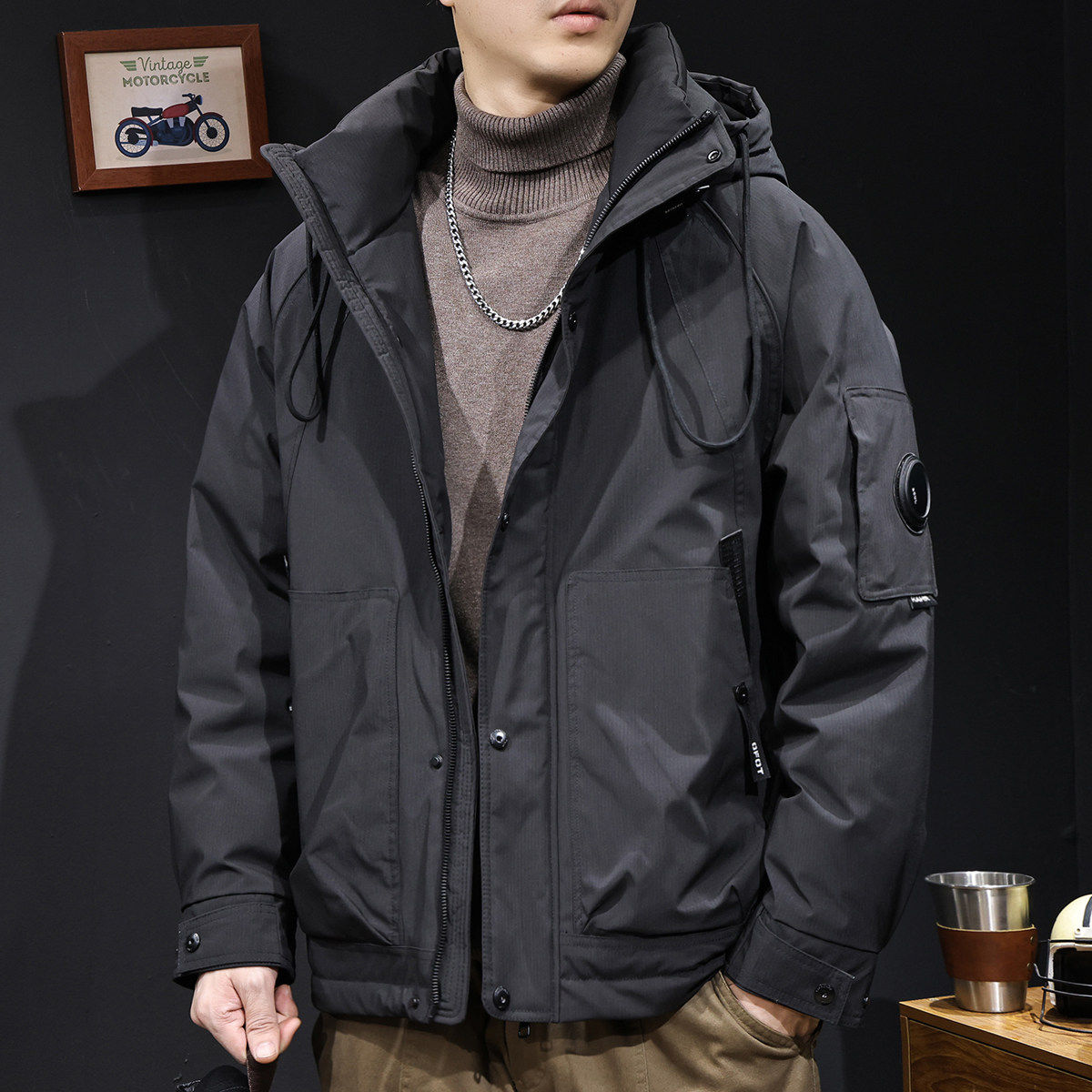 鸭绒羽绒服男冬季2026新款加厚保暖连帽短款男士工装外套潮牌大码