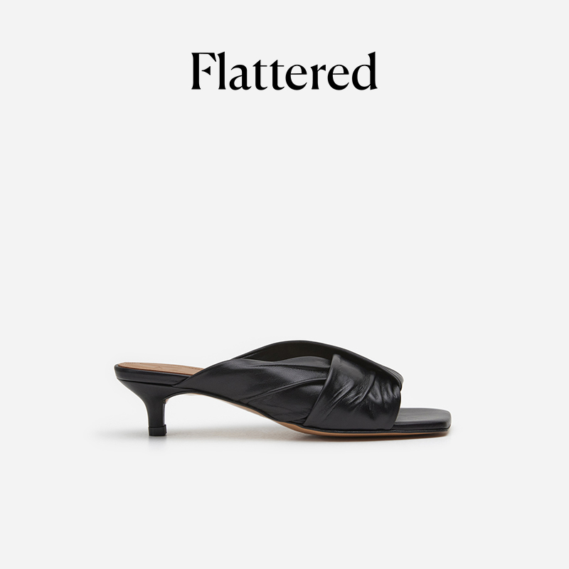 FlatteredEmi女士复古时装凉拖