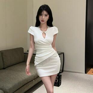 心机镂空性感纯欲辣妹修身 显瘦褶皱收腰设计感流苏小众包臀连衣裙