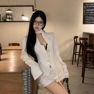 外套含围脖 女装 低腰短裤 2025春季 显瘦套装 白色条纹V领收腰西装