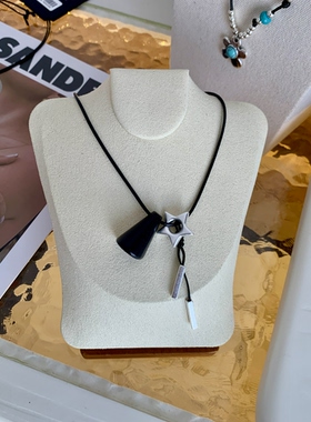 暗黑风复古亚文化小众设计十字架皮项链木牌拼接星星皮绳长项链