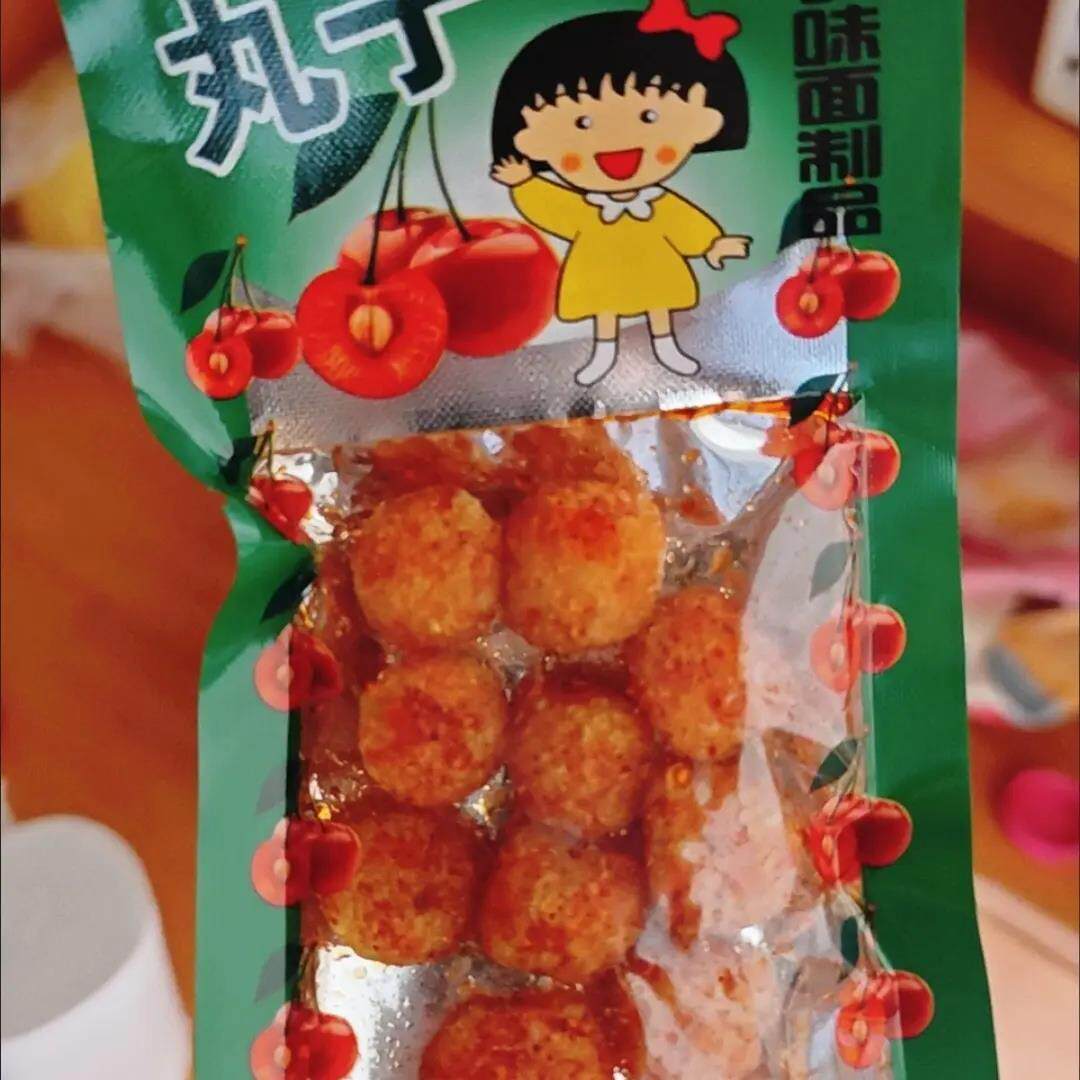 周首林樱桃小丸子味辣条童年怀旧麻辣休闲零食辣条面筋解馋校园