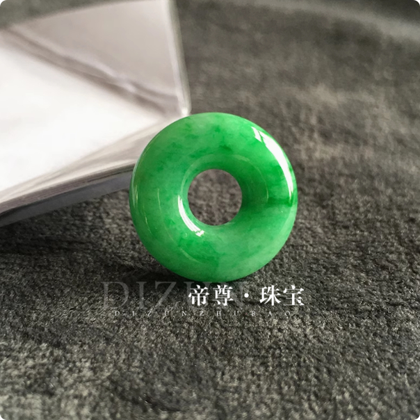 缅甸纯天然翡翠A货冰糯种满色满阳辣绿豆绿甜甜圈平安扣玉石吊坠