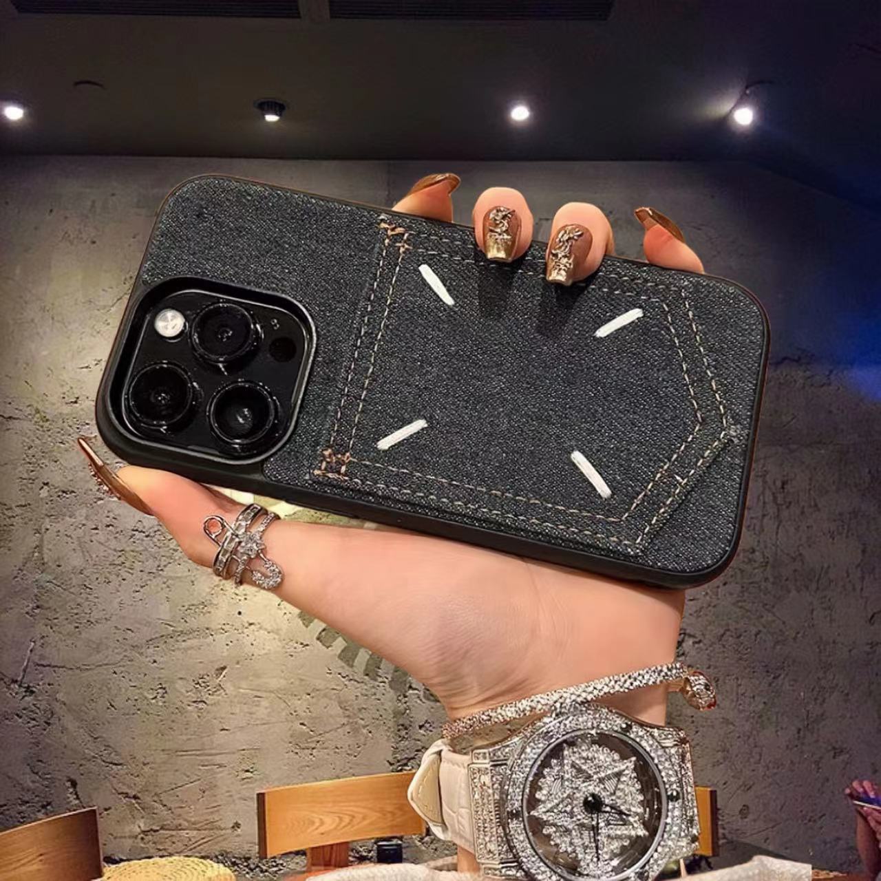 简约牛仔布插卡包适用苹果14promax手机壳小众设计潮牌马吉拉iPhone15全包防摔保护套13PRO放卡12高级11男女