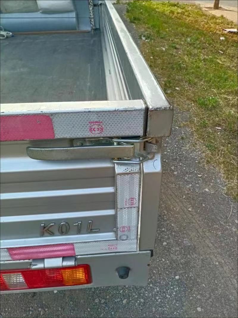 东风小康C31/C32/C35货箱扣手箱板拉手 卡子 铰链 优质加厚款锁扣