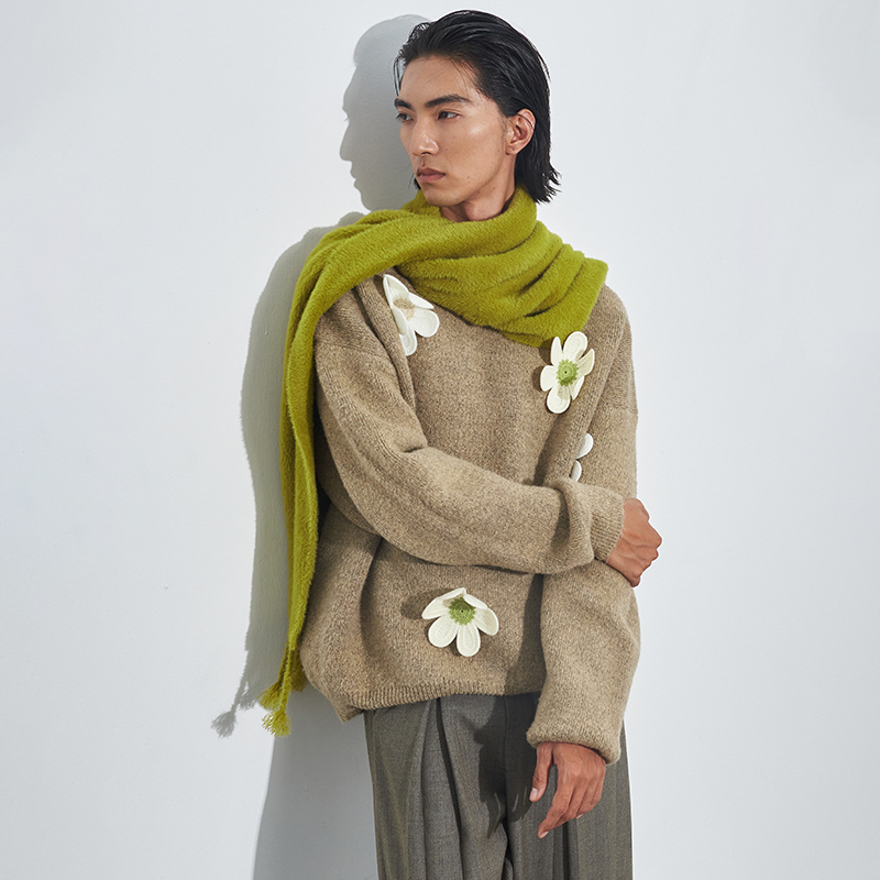 SAME FLOW 立体花朵点缀暖色系直筒宽松柔软羊毛混纺花朵针织衫