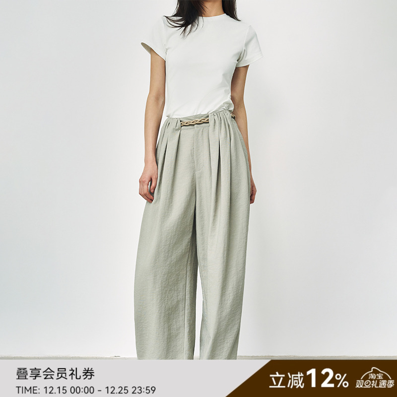 SAME FLOW 打造慵懒松弛感宽松微锥大版面料挺括有型抽褶串腰西裤