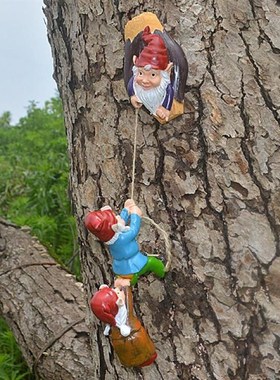 Miniature Tree Hugger Climbing Dwarves Resin Statue Garden G