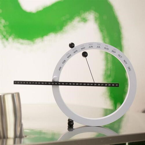 personality  Magnetic Ball Wall Clock Perpetual Wall Calenda