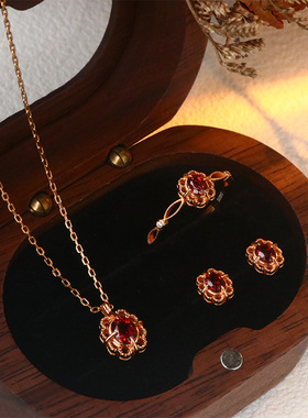 日系轻奢夕阳红石榴石六角楼画框镂空蕾丝项链s925银套装