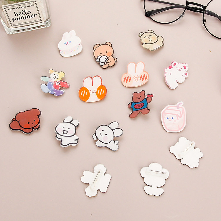 害羞兔可爱卡通亚克力徽章个性包包服装挂饰日装饰可爱胸针徽章