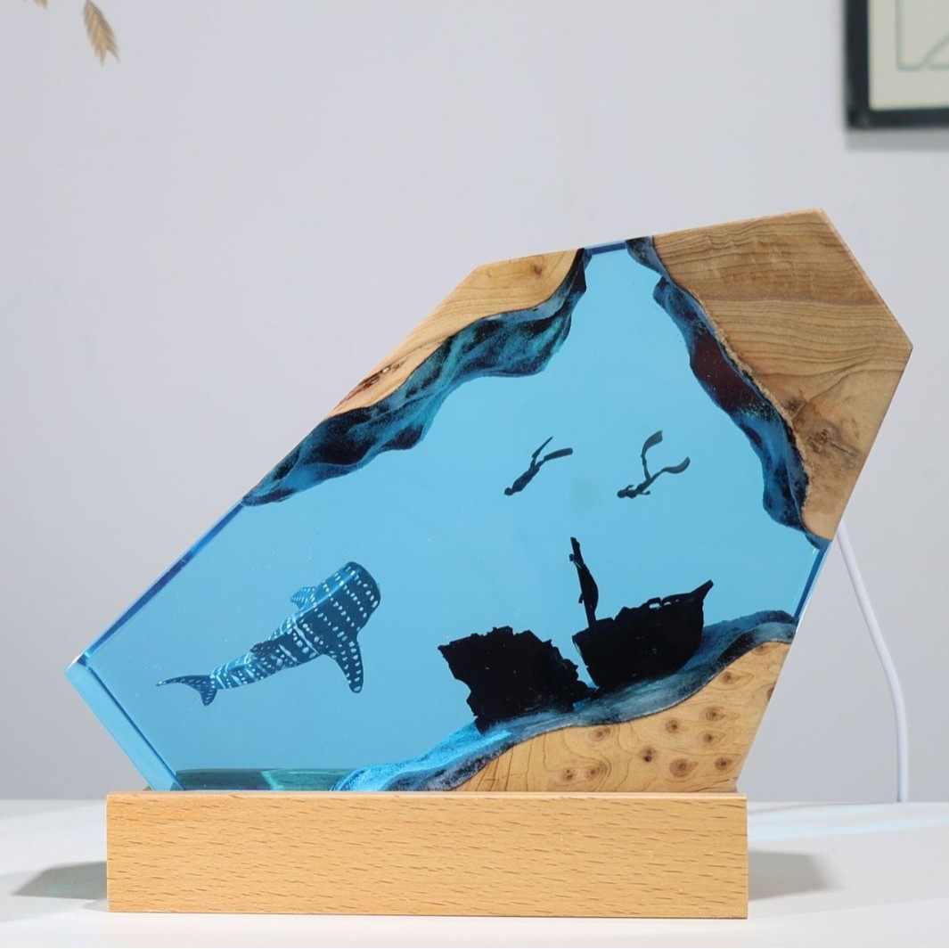 溶洞鲸鲨潜水员桌面摆件海洋艺术工艺品实木树脂灯生日礼物饰品,家居饰品,桌面摆件,淘宝优惠券,粉丝福利购,淘宝优惠卷
