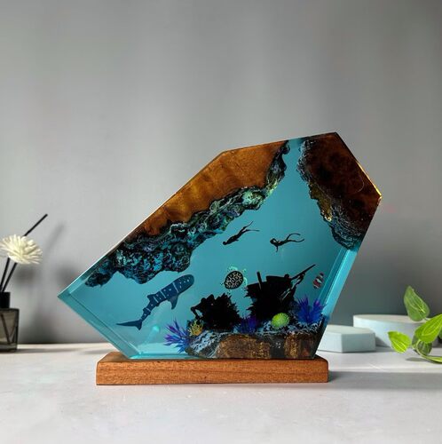 海底鲸鱼海龟树脂灯人类潜水创意